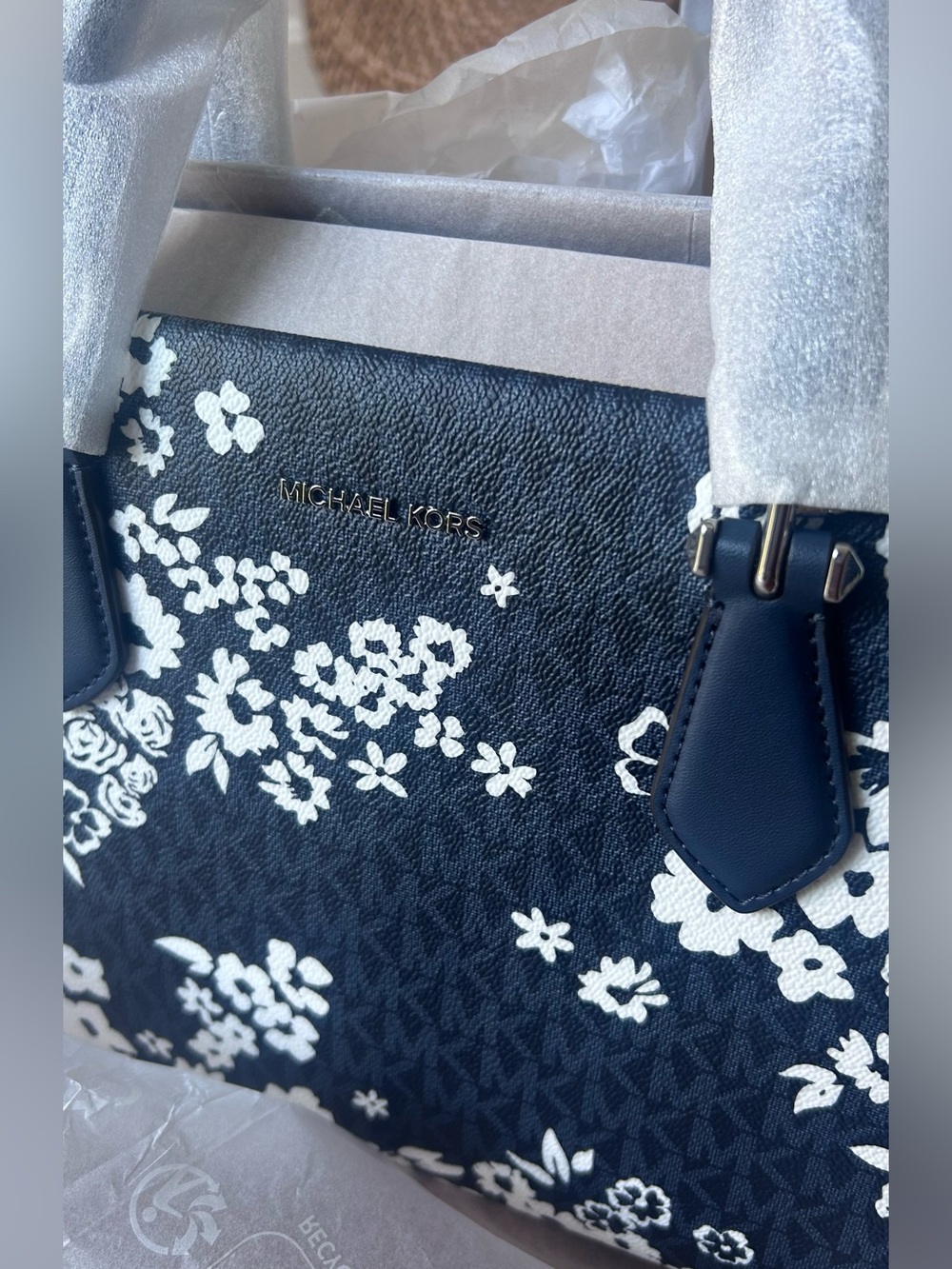 NWT Marilyn Medium Printed Signature Logo Satchel Navy Floral - Picture 2 of 10